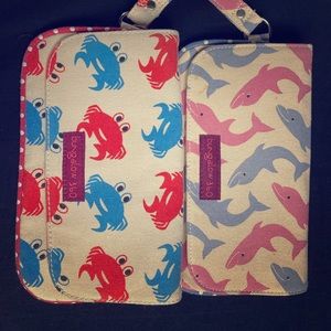 Bungalow 360 wristlet